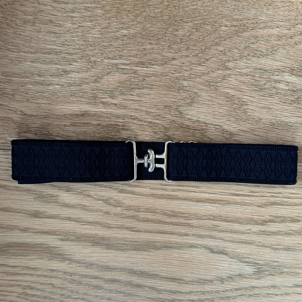 Elastic riding belt